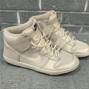 Women’s Nike Dunk High Skinny Pearl White / Size 8 US